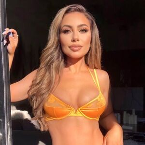 SAVAGE X FENTY Strap Up Lace Plunge Bra SIZE 40D‎ Woman’s lingerie Orange Sexy